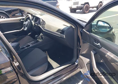 2019 Volkswagen Jetta 1.4T R-Line/1.4T S/1.4T Se z USA, uszkodzony, nr VIN 3VWC57BU5KM083543